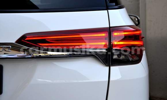 Tenga Tsaru Toyota Fortuner Chena Mota in Beitbridge in Matabeleland South Tenga Tsaru Toyota Fortuner Chena Mota in Beitbridge in Matabeleland South