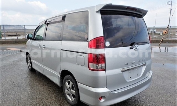 Acheter Occasion Voiture Toyota Noah Gris à Beitbridge, Matabeleland South Acheter Occasion Voiture Toyota Noah Gris à Beitbridge, Matabeleland South