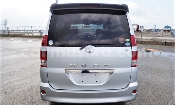 Acheter Occasion Voiture Toyota Noah Gris à Beitbridge, Matabeleland South Acheter Occasion Voiture Toyota Noah Gris à Beitbridge, Matabeleland South