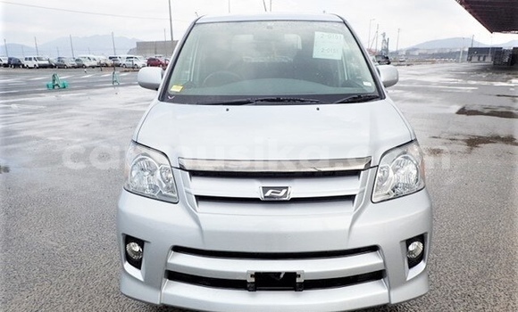 Acheter Occasion Voiture Toyota Noah Gris à Beitbridge, Matabeleland South Acheter Occasion Voiture Toyota Noah Gris à Beitbridge, Matabeleland South