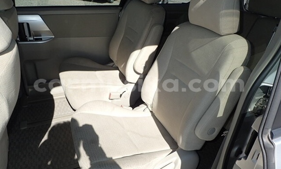 Acheter Occasion Voiture Toyota Noah Gris à Beitbridge, Matabeleland South Acheter Occasion Voiture Toyota Noah Gris à Beitbridge, Matabeleland South