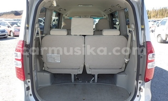 Acheter Occasion Voiture Toyota Noah Gris à Beitbridge, Matabeleland South Acheter Occasion Voiture Toyota Noah Gris à Beitbridge, Matabeleland South