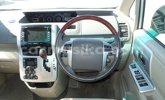 Acheter Occasion Voiture Toyota Noah Gris à Beitbridge, Matabeleland South Acheter Occasion Voiture Toyota Noah Gris à Beitbridge, Matabeleland South