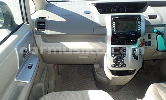 Acheter Occasion Voiture Toyota Noah Gris à Beitbridge, Matabeleland South Acheter Occasion Voiture Toyota Noah Gris à Beitbridge, Matabeleland South