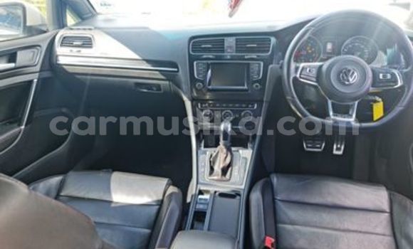 Acheter Occasion Voiture Volkswagen Golf Blanc à Beitbridge, Matabeleland South Acheter Occasion Voiture Volkswagen Golf Blanc à Beitbridge, Matabeleland South