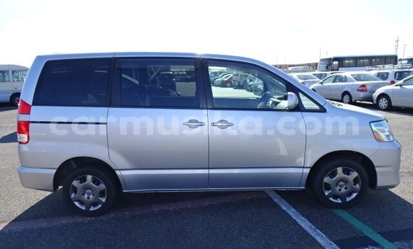 Acheter Occasion Voiture Toyota Noah Gris à Beitbridge, Matabeleland South Acheter Occasion Voiture Toyota Noah Gris à Beitbridge, Matabeleland South