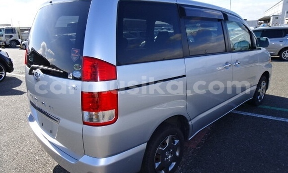 Acheter Occasion Voiture Toyota Noah Gris à Beitbridge, Matabeleland South Acheter Occasion Voiture Toyota Noah Gris à Beitbridge, Matabeleland South