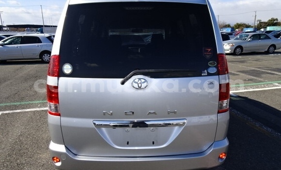 Acheter Occasion Voiture Toyota Noah Gris à Beitbridge, Matabeleland South Acheter Occasion Voiture Toyota Noah Gris à Beitbridge, Matabeleland South