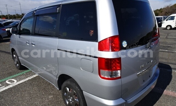 Acheter Occasion Voiture Toyota Noah Gris à Beitbridge, Matabeleland South Acheter Occasion Voiture Toyota Noah Gris à Beitbridge, Matabeleland South