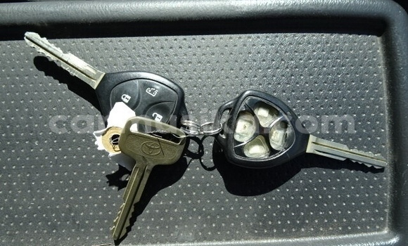 Acheter Occasion Voiture Toyota Noah Gris à Beitbridge, Matabeleland South Acheter Occasion Voiture Toyota Noah Gris à Beitbridge, Matabeleland South