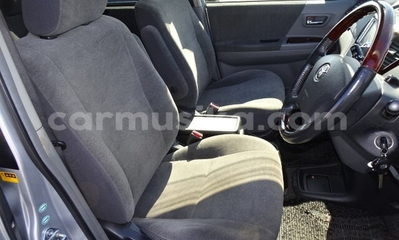 Acheter Occasion Voiture Toyota Noah Gris à Beitbridge, Matabeleland South Acheter Occasion Voiture Toyota Noah Gris à Beitbridge, Matabeleland South