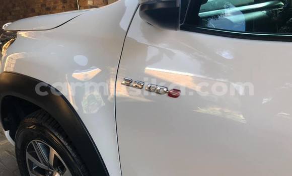 Buy Used Toyota Hilux White Car in Beitbridge in Matabeleland South Buy Used Toyota Hilux White Car in Beitbridge in Matabeleland South