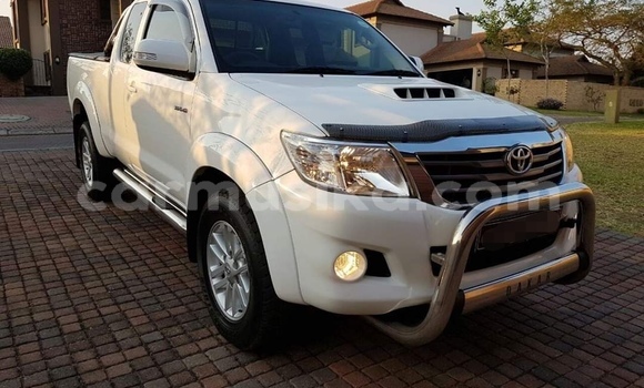 Nunua Ilio tumika Toyota Hilux Nyeupe Gari ndani ya Beitbridge nchini Matabeleland Kusini