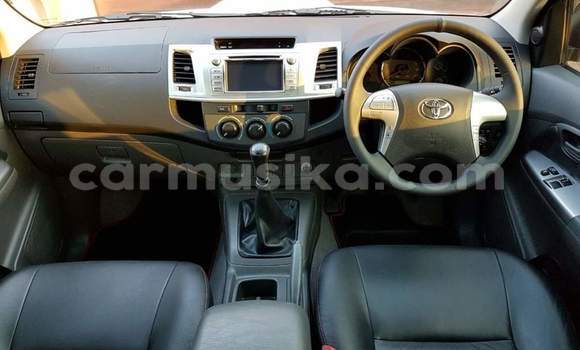 Acheter Occasion Voiture Toyota Hilux Blanc à Beitbridge, Matabeleland South Acheter Occasion Voiture Toyota Hilux Blanc à Beitbridge, Matabeleland South