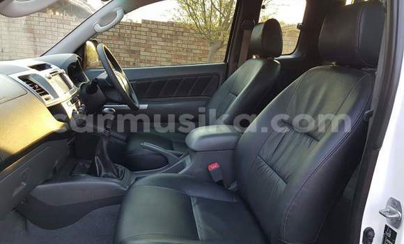 Acheter Occasion Voiture Toyota Hilux Blanc à Beitbridge, Matabeleland South Acheter Occasion Voiture Toyota Hilux Blanc à Beitbridge, Matabeleland South