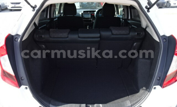 Buy Used Honda Fit White Car in Beitbridge in Matabeleland South Buy Used Honda Fit White Car in Beitbridge in Matabeleland South