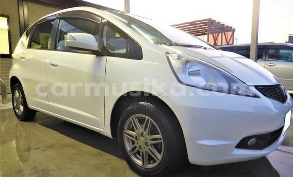 Buy Used Honda Fit White Car in Beitbridge in Matabeleland South Buy Used Honda Fit White Car in Beitbridge in Matabeleland South