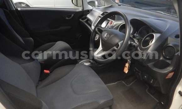 Buy Used Honda Fit White Car in Beitbridge in Matabeleland South Buy Used Honda Fit White Car in Beitbridge in Matabeleland South