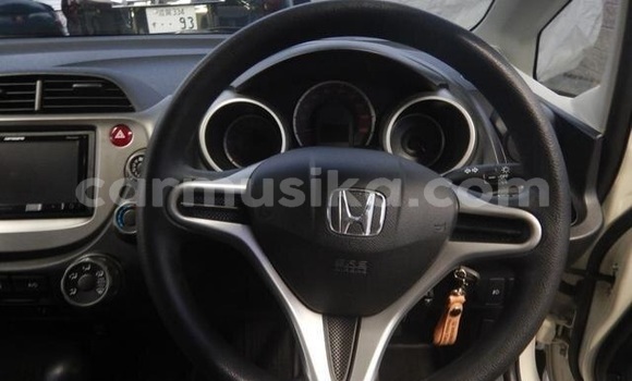 Buy Used Honda Fit White Car in Beitbridge in Matabeleland South Buy Used Honda Fit White Car in Beitbridge in Matabeleland South