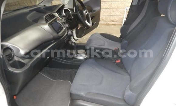 Buy Used Honda Fit White Car in Beitbridge in Matabeleland South Buy Used Honda Fit White Car in Beitbridge in Matabeleland South