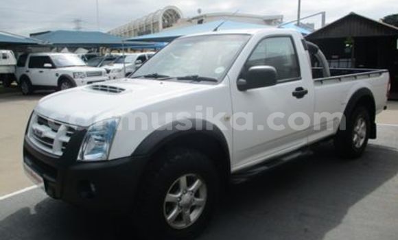 Buy Used Isuzu KB White Car in Beitbridge in Matabeleland South