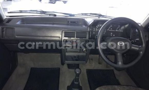 Acheter Occasion Voiture Mazda 323 Autre à Beitbridge, Matabeleland South Acheter Occasion Voiture Mazda 323 Autre à Beitbridge, Matabeleland South