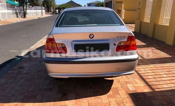 Acheter Occasion Voiture BMW 3–Series Gris à Beitbridge, Matabeleland South Acheter Occasion Voiture BMW 3–Series Gris à Beitbridge, Matabeleland South