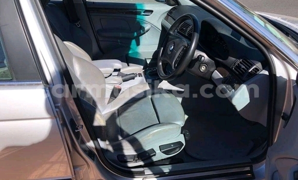 Acheter Occasion Voiture BMW 3–Series Gris à Beitbridge, Matabeleland South Acheter Occasion Voiture BMW 3–Series Gris à Beitbridge, Matabeleland South