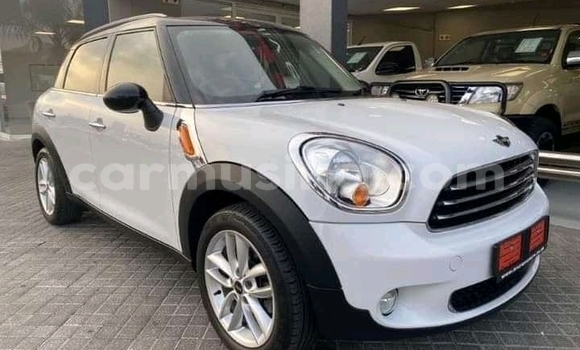 Nunua Ilio tumika MINI Cooper Nyeupe Gari ndani ya Beitbridge nchini Matabeleland Kusini