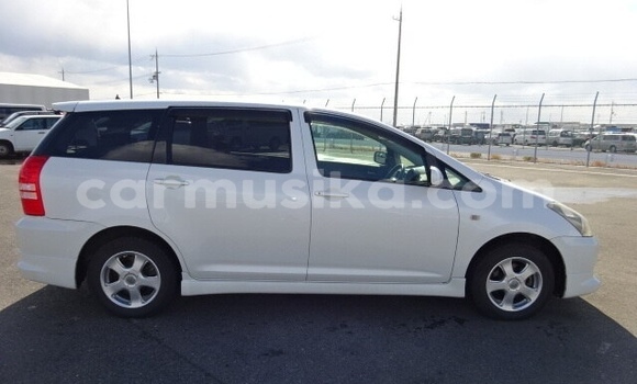Buy Used Toyota Wish White Car in Beitbridge in Matabeleland South Buy Used Toyota Wish White Car in Beitbridge in Matabeleland South