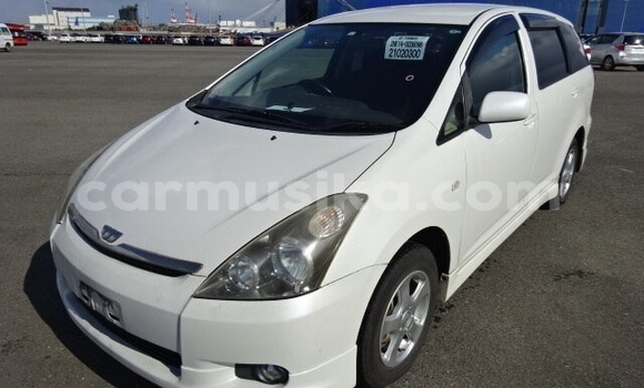 Buy Used Toyota Wish White Car in Beitbridge in Matabeleland South Buy Used Toyota Wish White Car in Beitbridge in Matabeleland South