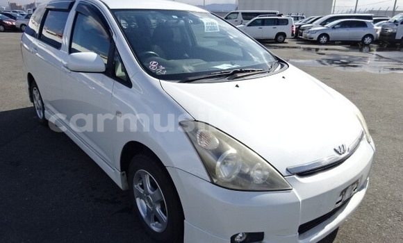 Buy Used Toyota Wish White Car in Beitbridge in Matabeleland South Buy Used Toyota Wish White Car in Beitbridge in Matabeleland South
