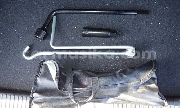 Buy Used Toyota Wish White Car in Beitbridge in Matabeleland South Buy Used Toyota Wish White Car in Beitbridge in Matabeleland South