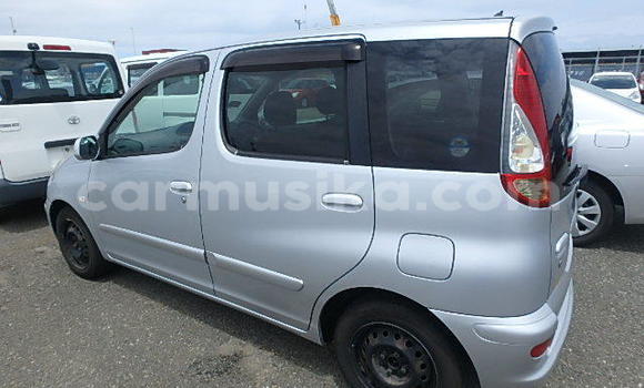 Acheter Occasion Voiture Toyota FunCargo Gris à Beitbridge, Matabeleland South Acheter Occasion Voiture Toyota FunCargo Gris à Beitbridge, Matabeleland South