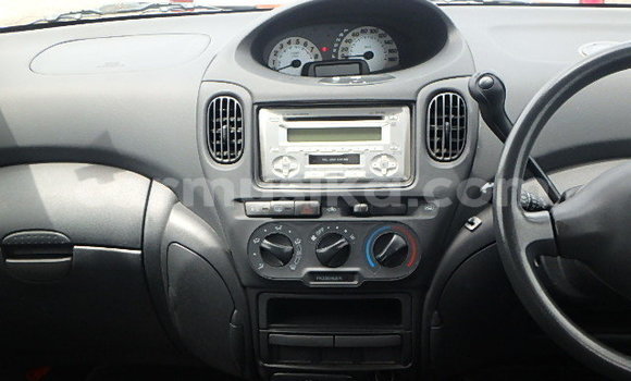 Acheter Occasion Voiture Toyota FunCargo Gris à Beitbridge, Matabeleland South Acheter Occasion Voiture Toyota FunCargo Gris à Beitbridge, Matabeleland South