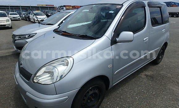 Acheter Occasion Voiture Toyota FunCargo Gris à Beitbridge, Matabeleland South Acheter Occasion Voiture Toyota FunCargo Gris à Beitbridge, Matabeleland South