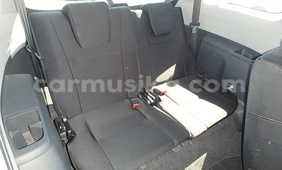 Tenga Tsaru Toyota Wish Zvimwe Mota in Beitbridge in Matabeleland South Tenga Tsaru Toyota Wish Zvimwe Mota in Beitbridge in Matabeleland South