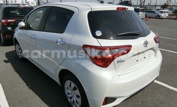 Acheter Occasion Voiture Toyota Vitz Blanc à Beitbridge, Matabeleland South Acheter Occasion Voiture Toyota Vitz Blanc à Beitbridge, Matabeleland South