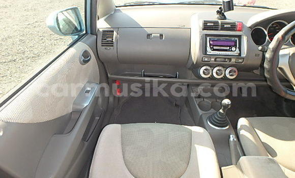 Nunua Ilio tumika Honda Fit Fedha Gari ndani ya Beitbridge nchini Matabeleland Kusini Nunua Ilio tumika Honda Fit Fedha Gari ndani ya Beitbridge nchini Matabeleland Kusini