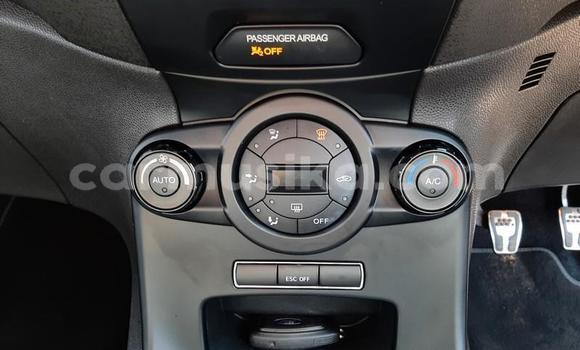 Acheter Occasion Voiture Ford Fiesta ST Beige à Beitbridge, Matabeleland South Acheter Occasion Voiture Ford Fiesta ST Beige à Beitbridge, Matabeleland South