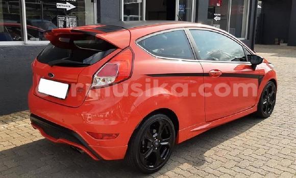 Acheter Occasion Voiture Ford Fiesta ST Beige à Beitbridge, Matabeleland South Acheter Occasion Voiture Ford Fiesta ST Beige à Beitbridge, Matabeleland South