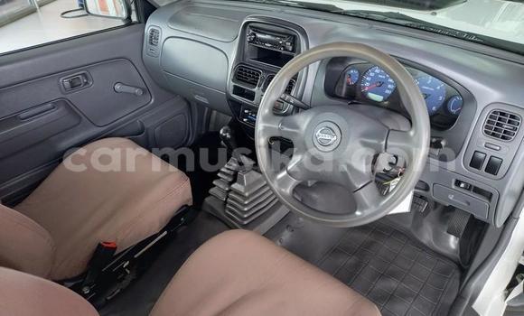 Acheter Occasion Voiture Nissan Hardbody Blanc à Beitbridge, Matabeleland South Acheter Occasion Voiture Nissan Hardbody Blanc à Beitbridge, Matabeleland South