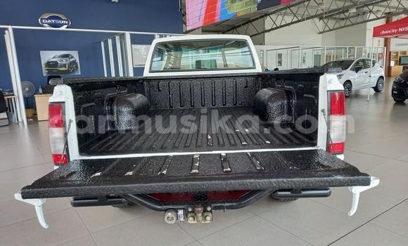 Acheter Occasion Voiture Nissan Hardbody Blanc à Beitbridge, Matabeleland South Acheter Occasion Voiture Nissan Hardbody Blanc à Beitbridge, Matabeleland South