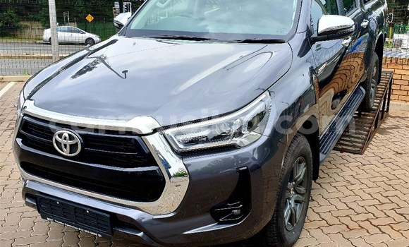 Buy Used Toyota Hilux Black Car in Beitbridge in Matabeleland South