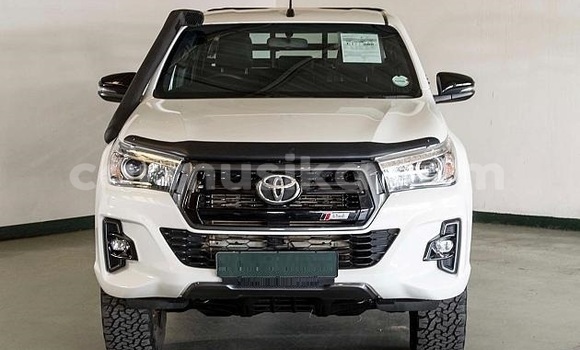 Tenga Tsaru Toyota Hilux Chena Mota in Beitbridge in Matabeleland South Tenga Tsaru Toyota Hilux Chena Mota in Beitbridge in Matabeleland South