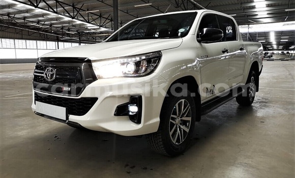 Acheter Occasion Voiture Toyota Hilux Blanc à Beitbridge, Matabeleland South