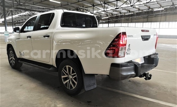 Tenga Tsaru Toyota Hilux Chena Mota in Beitbridge in Matabeleland South Tenga Tsaru Toyota Hilux Chena Mota in Beitbridge in Matabeleland South