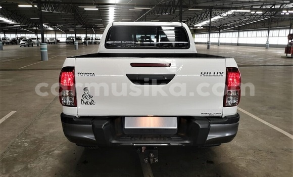 Tenga Tsaru Toyota Hilux Chena Mota in Beitbridge in Matabeleland South Tenga Tsaru Toyota Hilux Chena Mota in Beitbridge in Matabeleland South