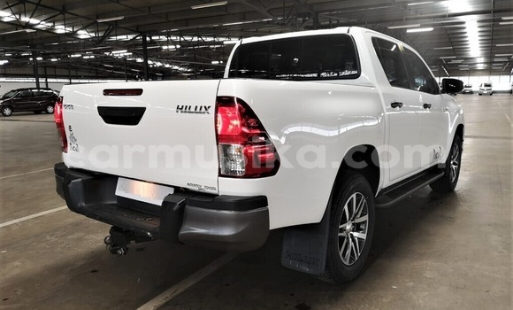 Tenga Tsaru Toyota Hilux Chena Mota in Beitbridge in Matabeleland South Tenga Tsaru Toyota Hilux Chena Mota in Beitbridge in Matabeleland South