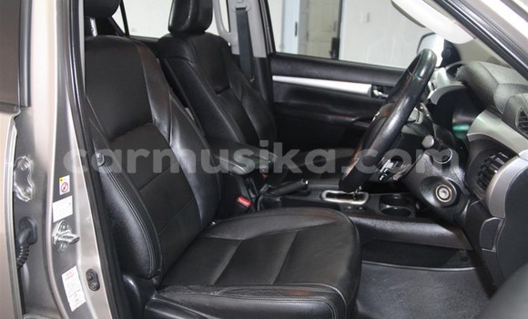 Tenga Tsaru Toyota Hilux Sirivha Mota in Beitbridge in Matabeleland South Tenga Tsaru Toyota Hilux Sirivha Mota in Beitbridge in Matabeleland South